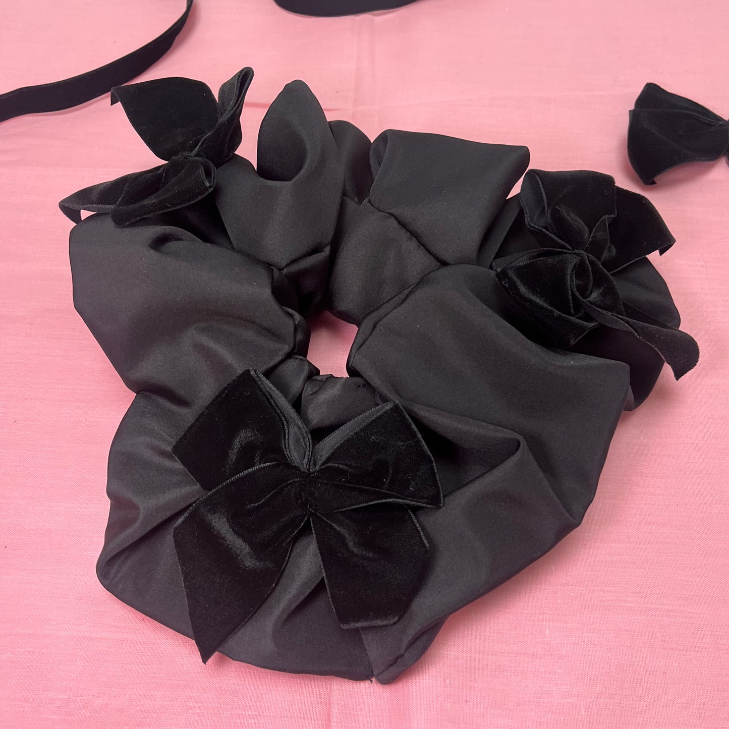 Shadow Scrunchie x Big Bow