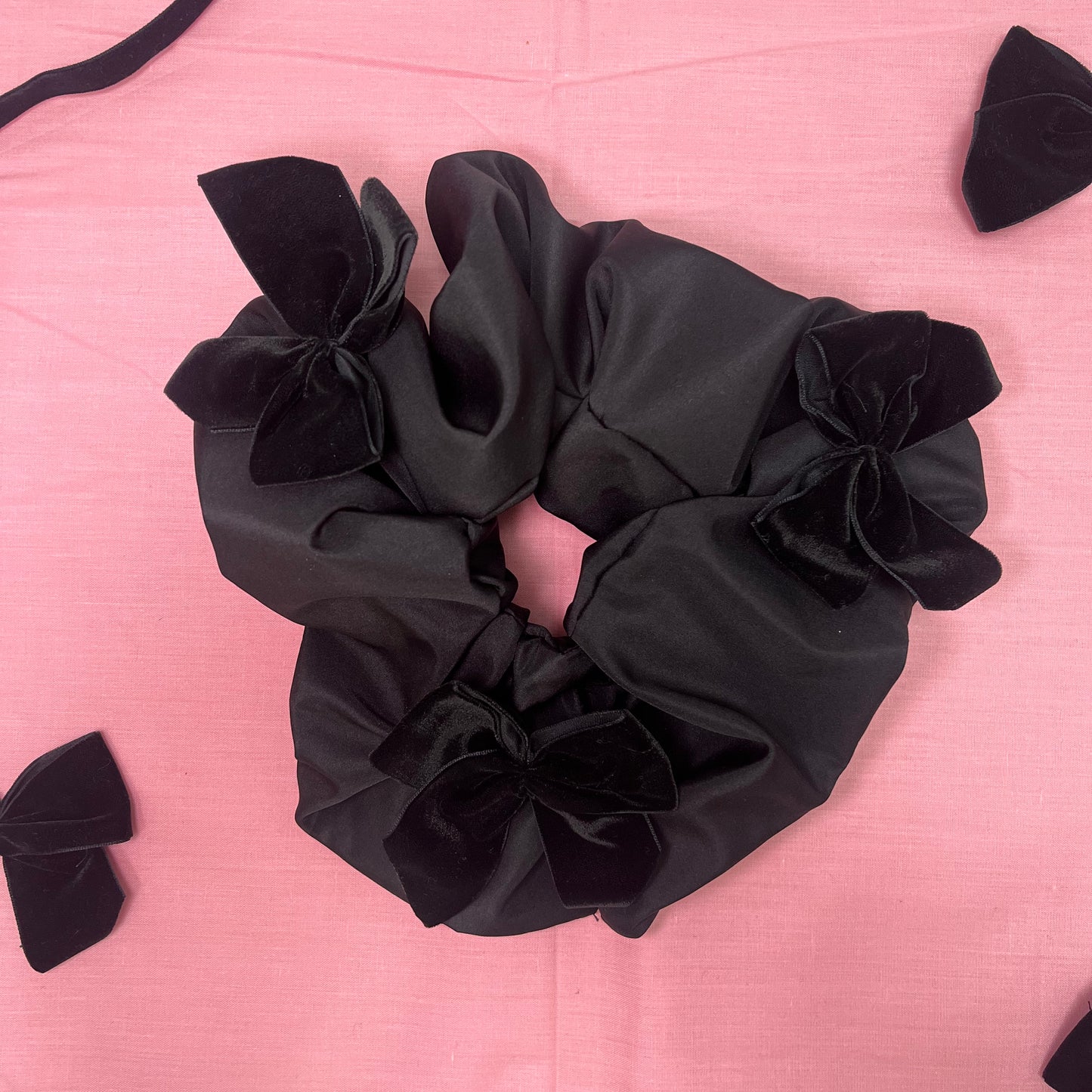 Shadow Scrunchie x Big Bow